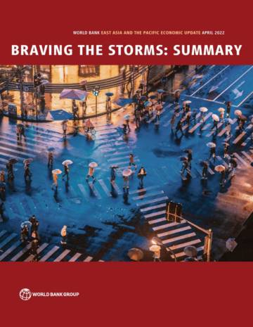 东亚与太平洋地区经济半年报：直面重重风暴.pdf